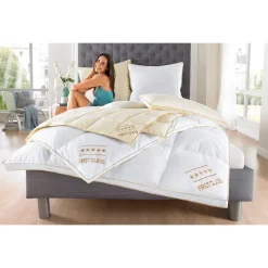 Hanse By RIBECO Daunenbettdecke »Leo«, Extrawarm, Füllung 90% Daunen & 10% Federn, (1 St.), Mit Einer Edlen "First Class"-Stickerei!