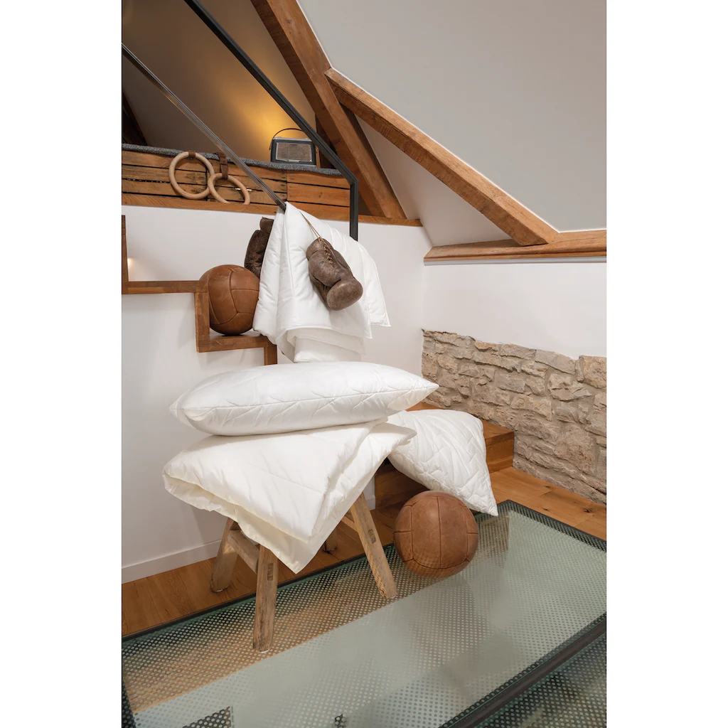 Centa-Star Microfaserbettdecke »Sport Line«, Leicht, Bezug 100% Baumwolle, (1 St.), Mit Hochwertiger Markenfaserfüllung "Advansa Active-Microfaser" – Bild 2