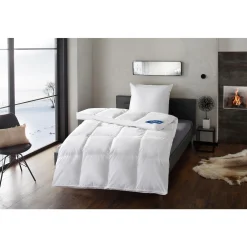 Schlafwelt Federbettdecke »Sari«, Warm, Füllung 70% Federn, 30% Daunen, Bezug 100% Baumwolle, (1 St.), Extra Hoher Außensteg Für Viel Volumen