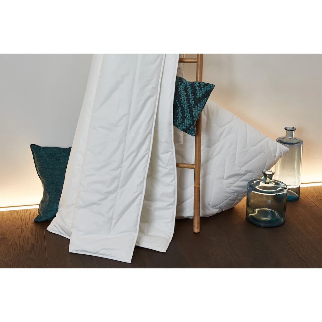 Centa-Star Microfaserbettdecke »Sport Line«, Leicht, Bezug 100% Baumwolle, (1 St.), Mit Hochwertiger Markenfaserfüllung "Advansa Active-Microfaser" – Bild 3