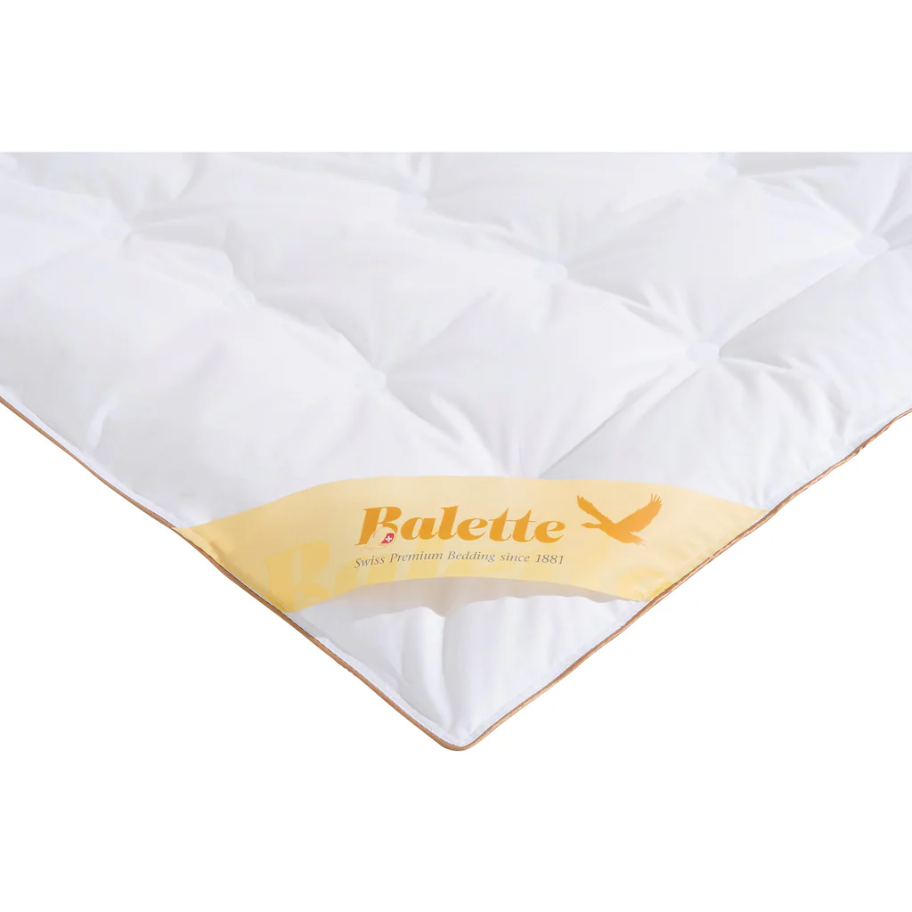 Balette 135 Jahre Gänsedaunenbettdecke »Aileen«, Leicht, Füllung 100% Gänsedaunen, Bezug 100% Baumwolle, (2 St.), Hochwertiges Produkt Mit Natürlicher Füllung – Bild 3